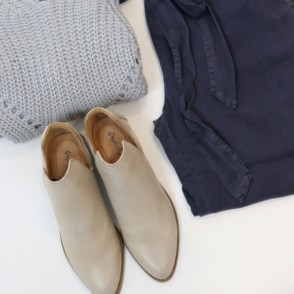 Stone - Picture 2 of 3